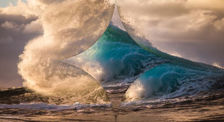 Image of wave breaking