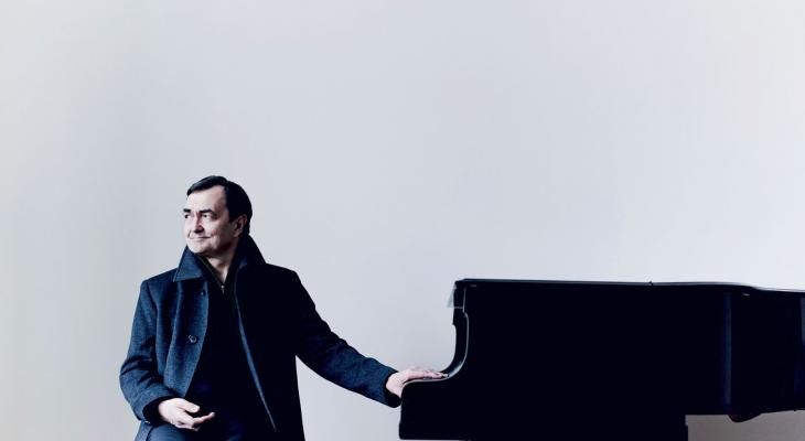 Pierre-Laurent Aimard, piano