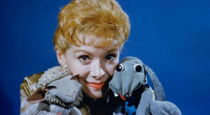 Shari Lewis with two puppets